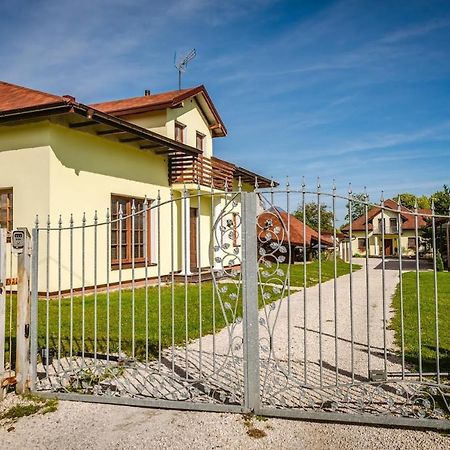 Jurajska Stokrotka Kotowice Extérieur photo